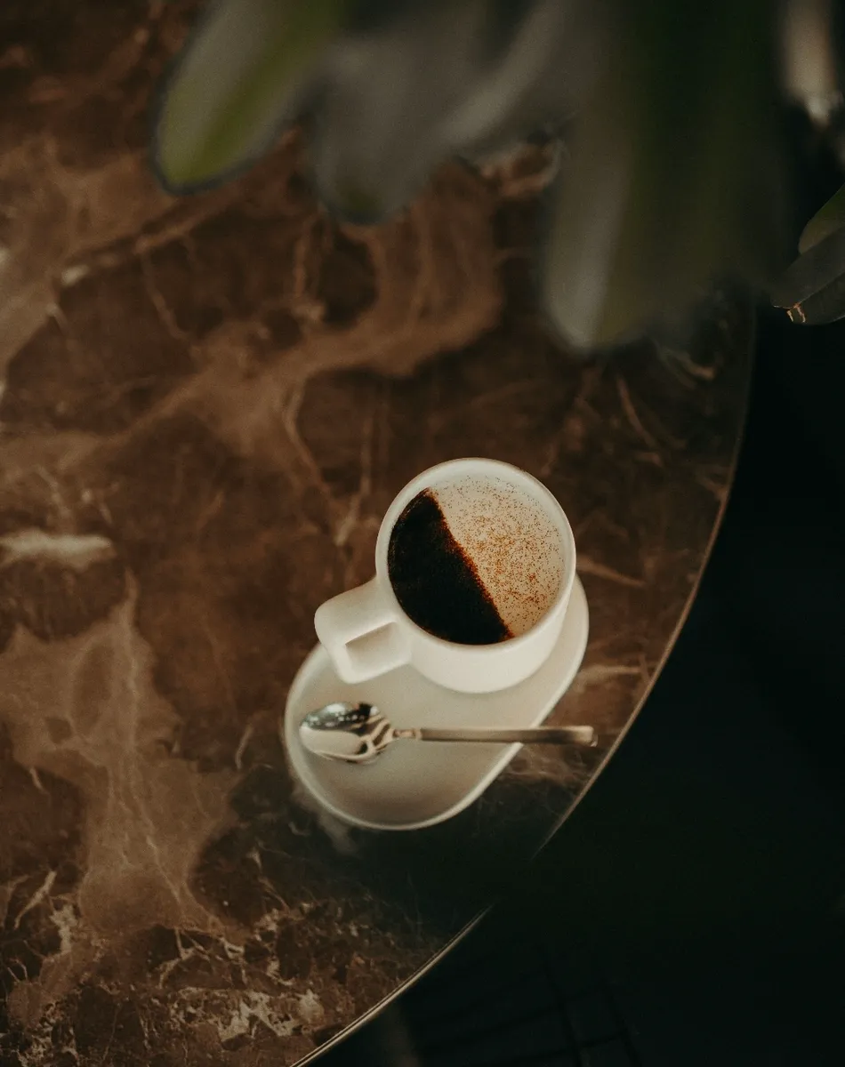 Latte caramel tea