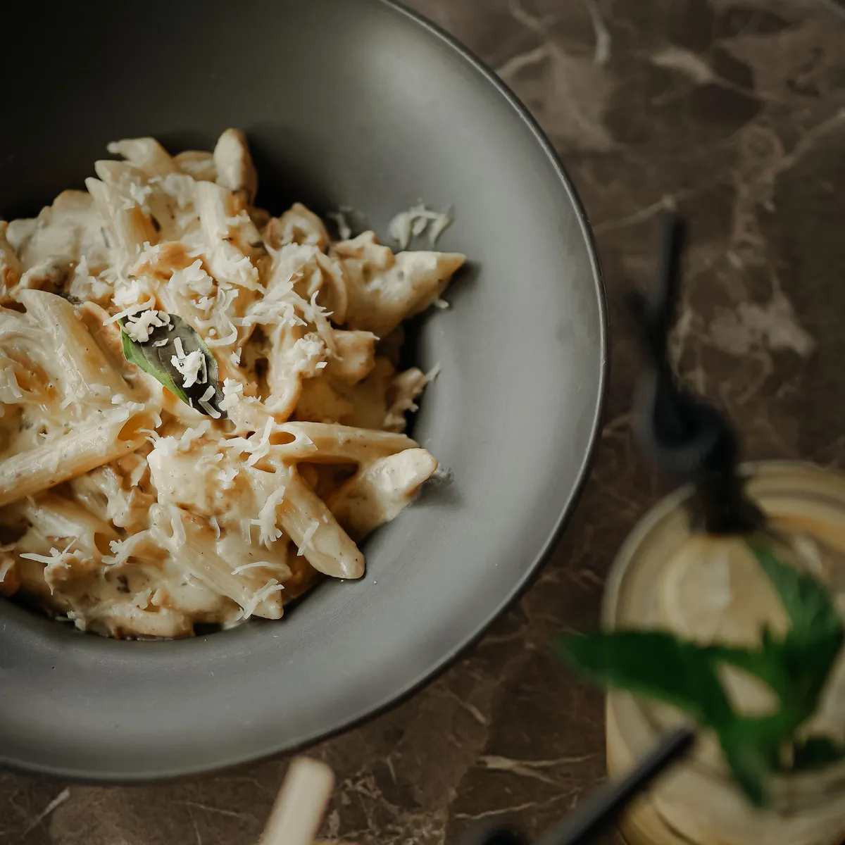 Pasta chicken Alfredo 